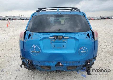 2016 Toyota Rav4 Xle z USA, uszkodzony, nr VIN JTMWFREVXGJ090652